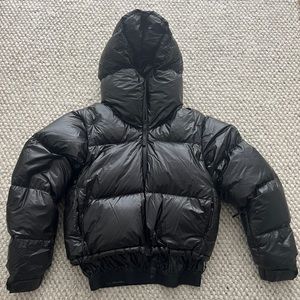 Puffer down jacket with detachable sleeves